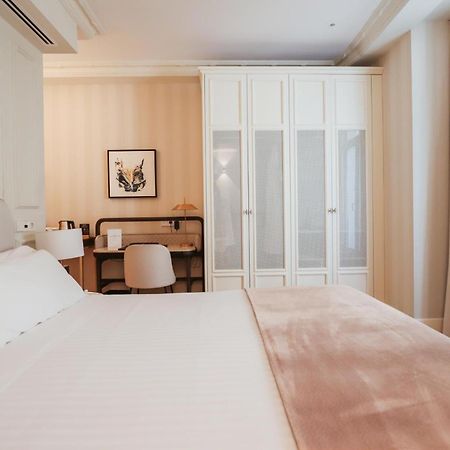 Myr Palacio Vallier Valence Extérieur photo A room at the hotel