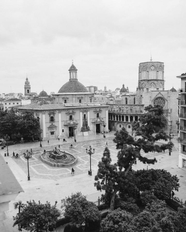 Myr Palacio Vallier Valence Extérieur photo The square in 1960