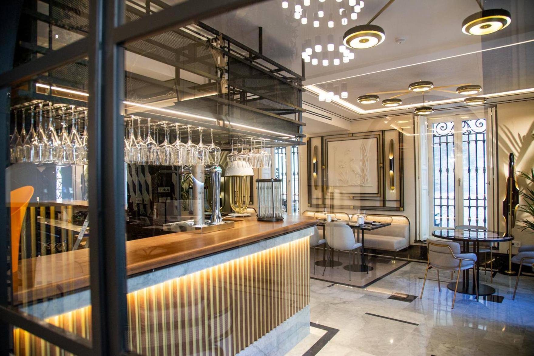 Myr Palacio Vallier Valence Extérieur photo The bar at the restaurant