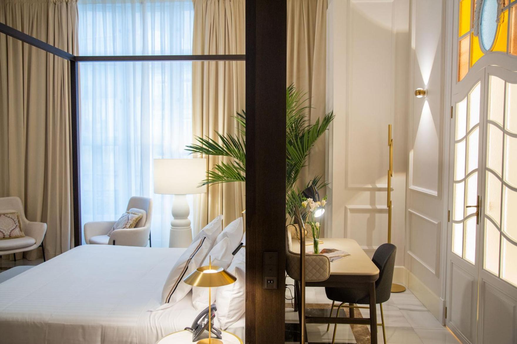 Myr Palacio Vallier Valence Chambre photo A room at the hotel