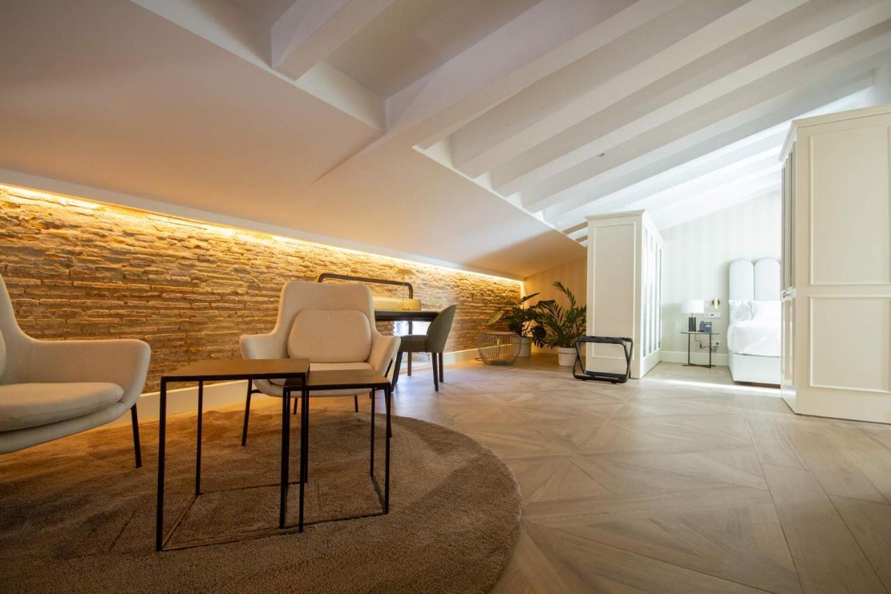 Myr Palacio Vallier Valence Extérieur photo Interior of the hotel